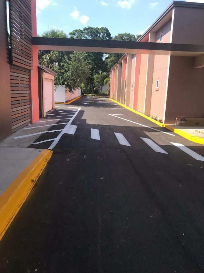 Tropical Inn & Suites, Downtown קלירווטר מראה חיצוני תמונה
