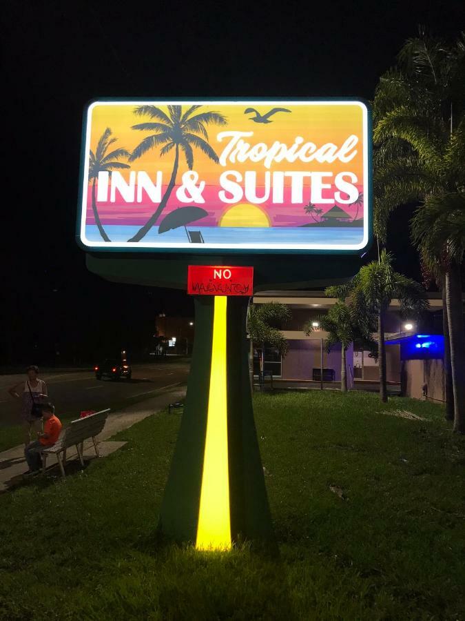 Tropical Inn & Suites, Downtown קלירווטר מראה חיצוני תמונה