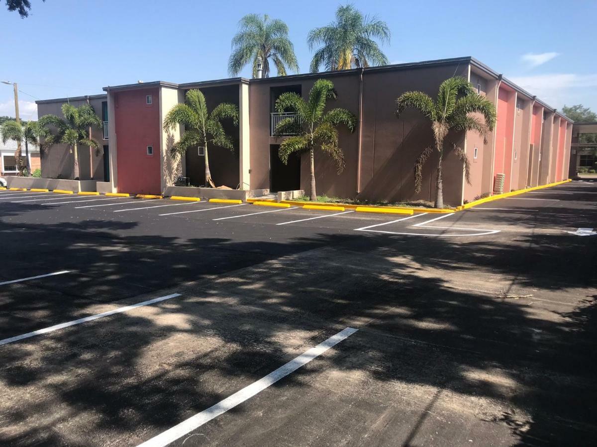 Tropical Inn & Suites, Downtown קלירווטר מראה חיצוני תמונה