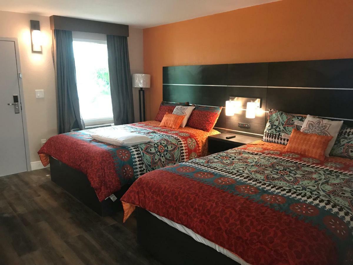 Tropical Inn & Suites, Downtown קלירווטר מראה חיצוני תמונה