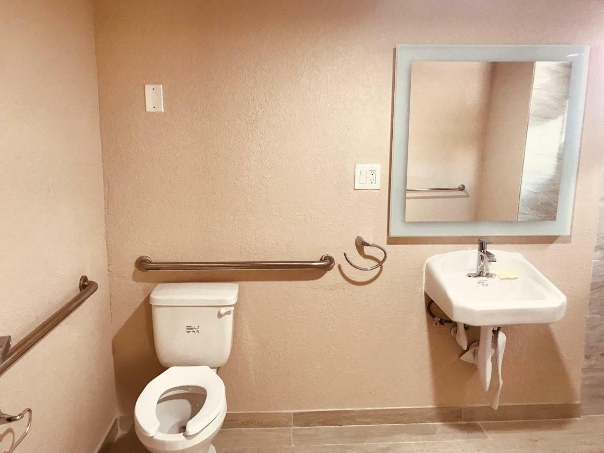 Tropical Inn & Suites, Downtown קלירווטר מראה חיצוני תמונה