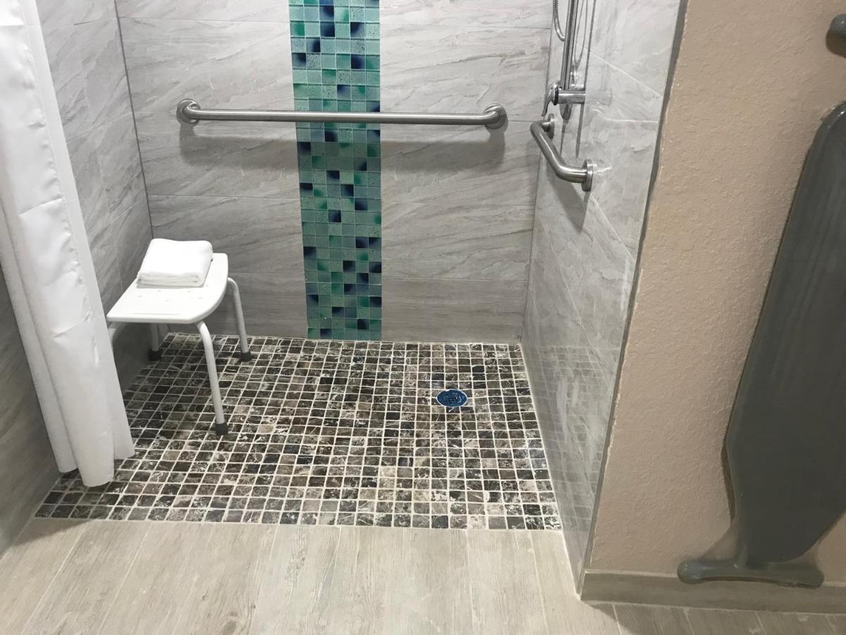 Tropical Inn & Suites, Downtown קלירווטר מראה חיצוני תמונה