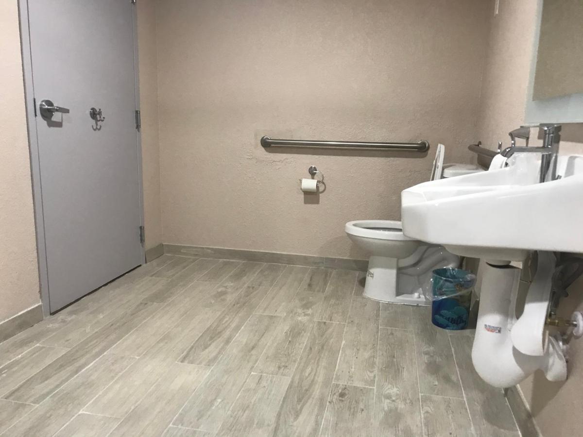 Tropical Inn & Suites, Downtown קלירווטר מראה חיצוני תמונה