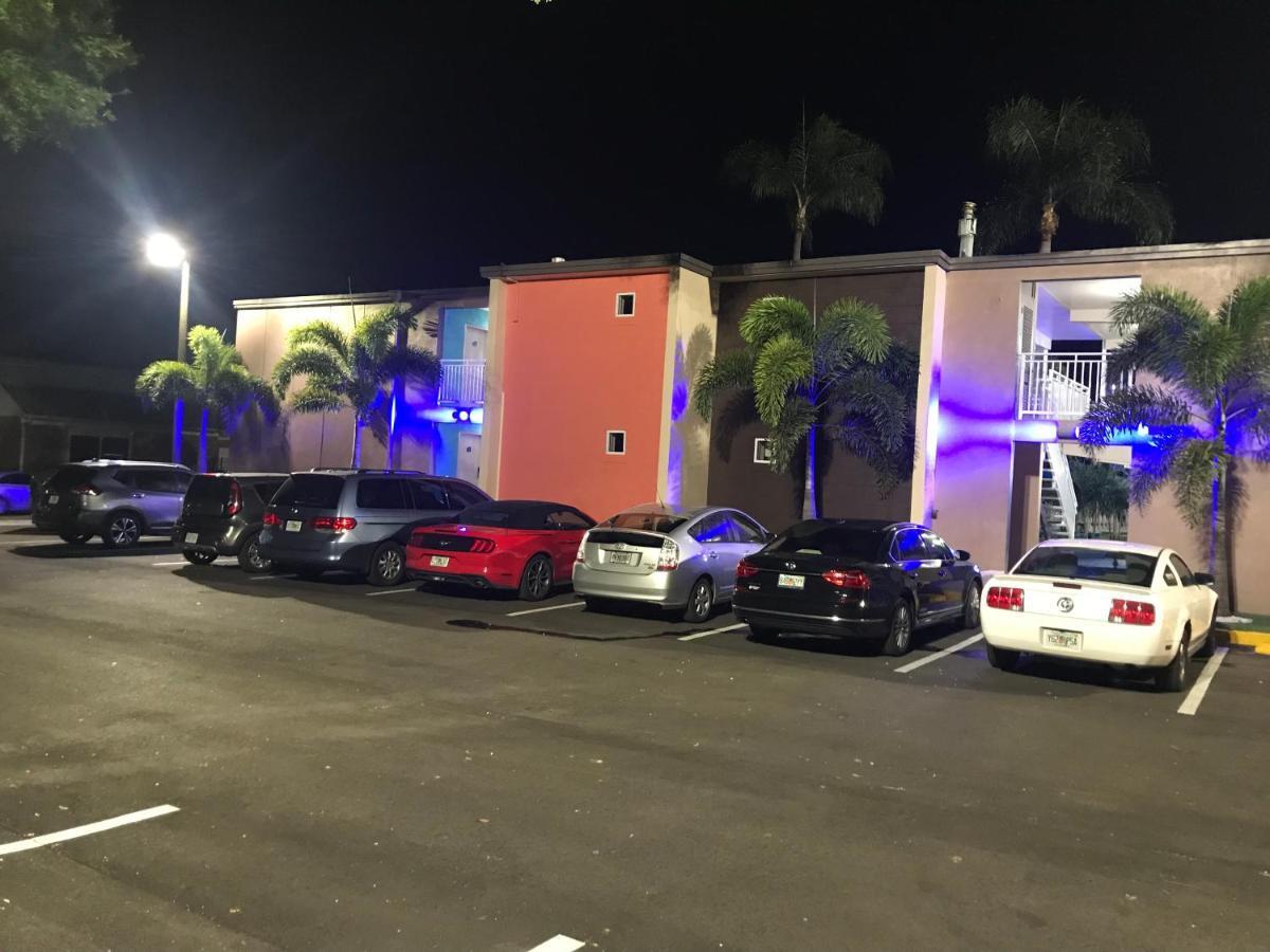 Tropical Inn & Suites, Downtown קלירווטר מראה חיצוני תמונה