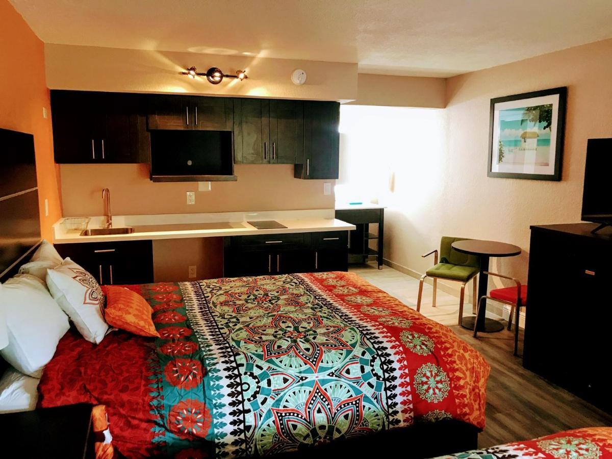 Tropical Inn & Suites, Downtown קלירווטר מראה חיצוני תמונה